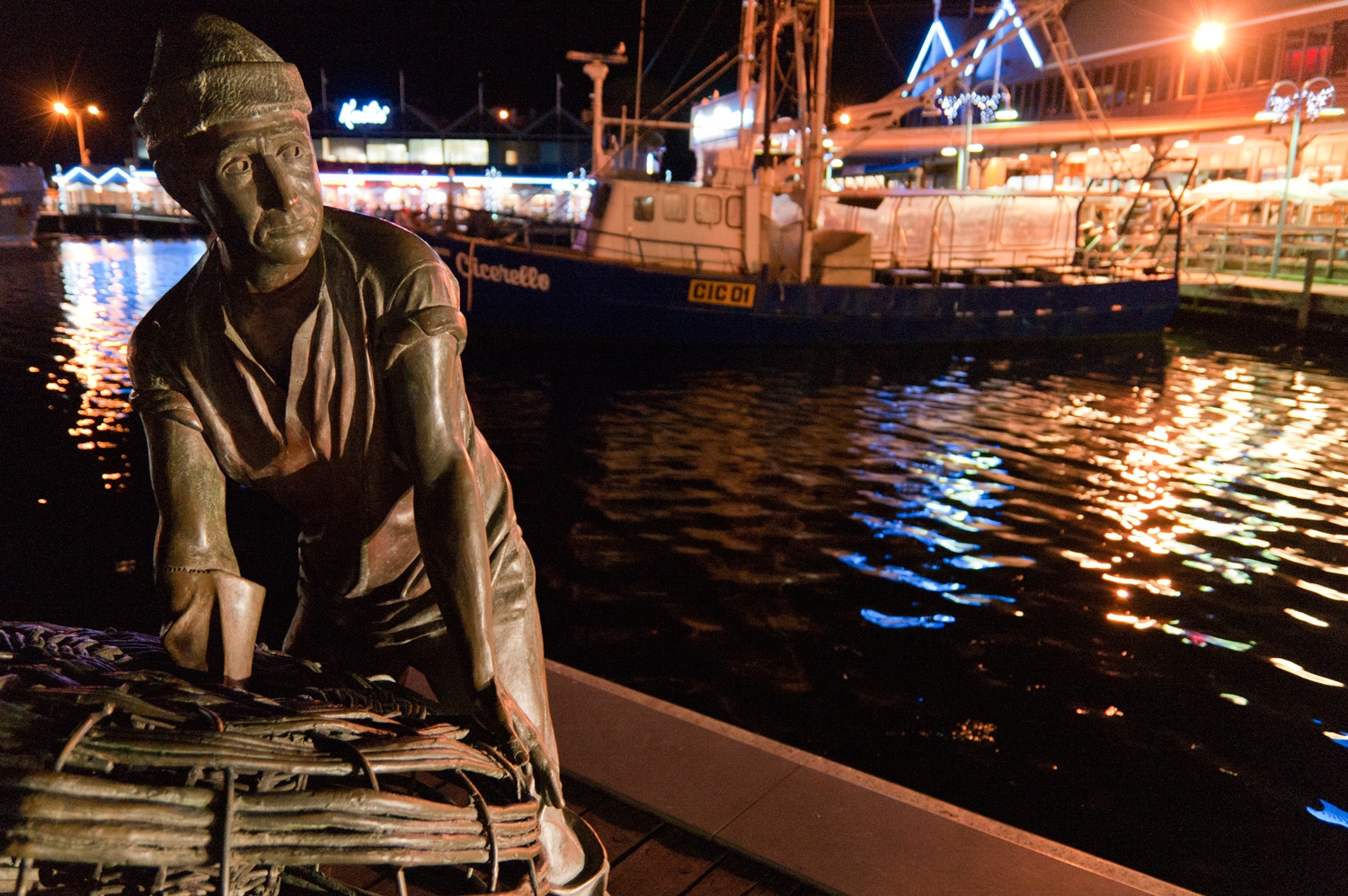 Fremantle Wharf Statue